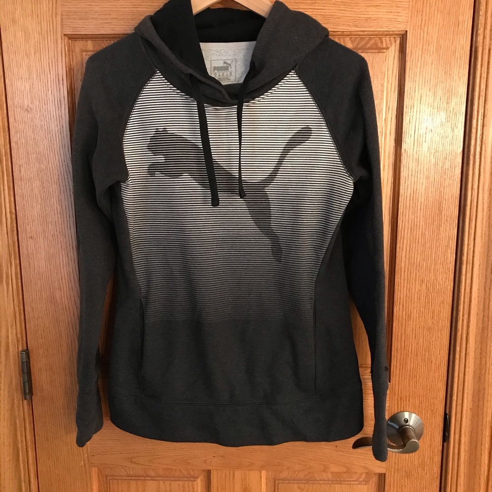 Puma hooded sweatshirt. Sz S.